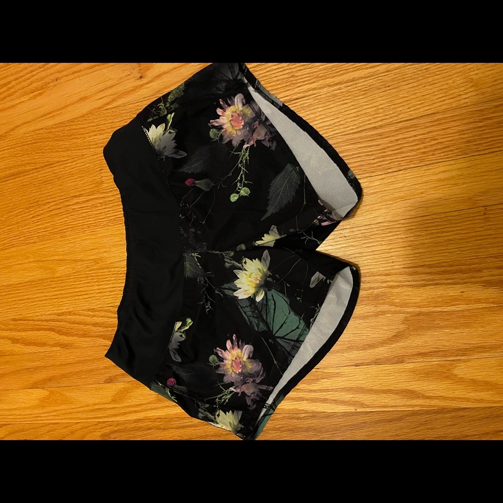 Oiselle Roga Shorts